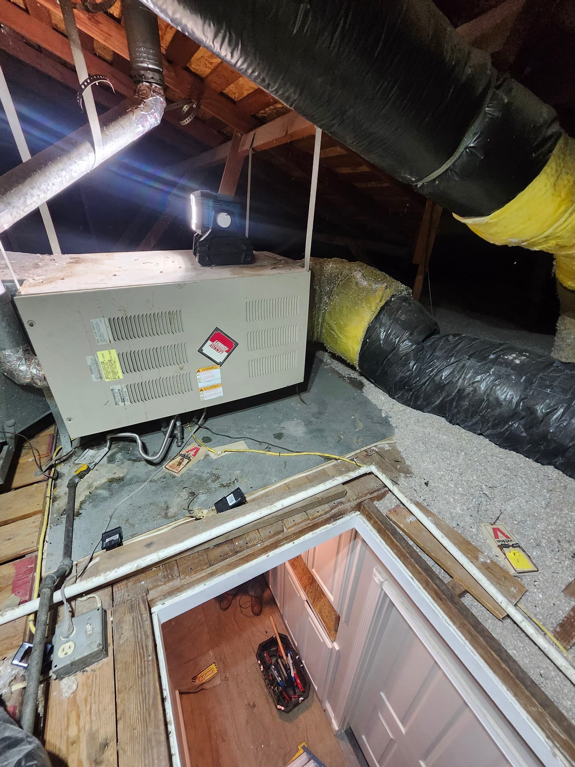 Gallery photos for 30-Year-Old AC System Replaced With AC Pro Z-Series Heat Pump: Image #2